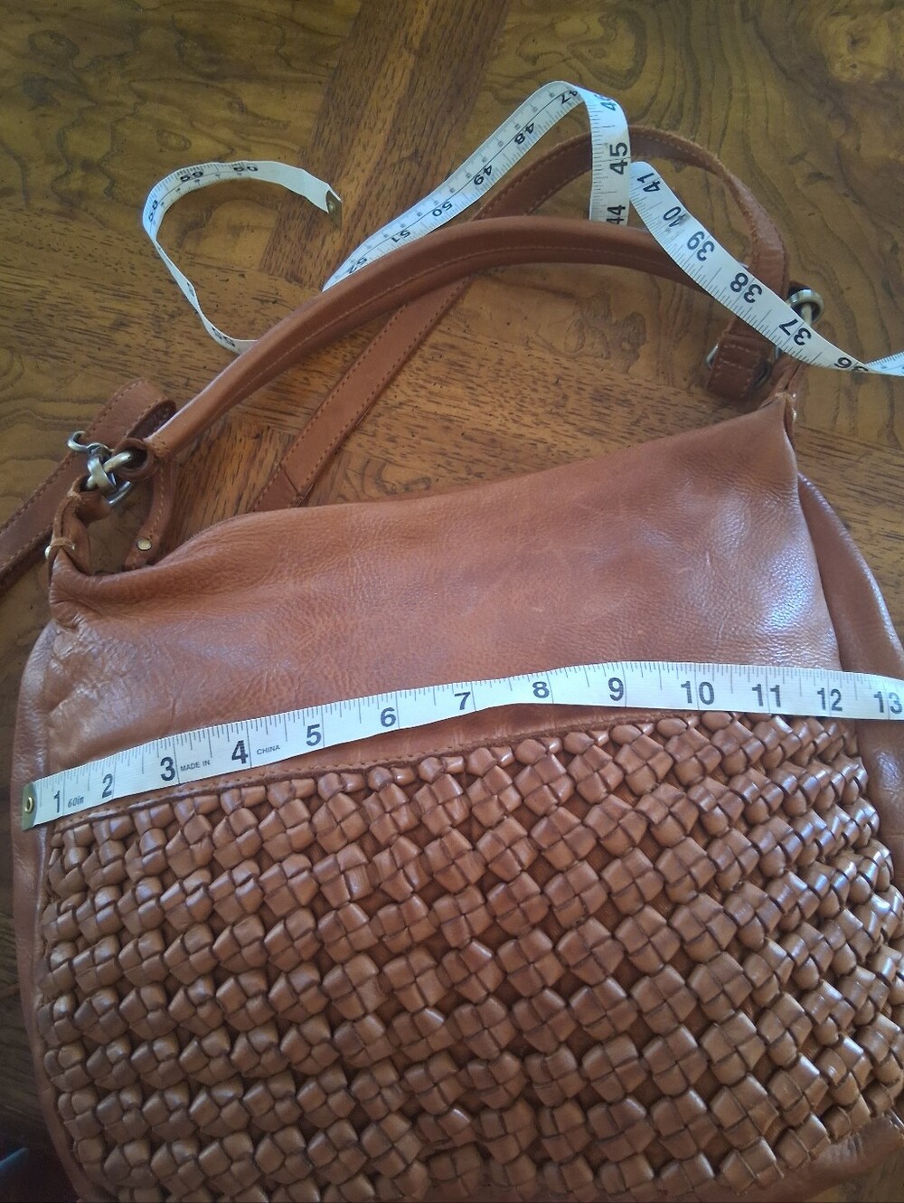 Women's Woven Leather Shoulder Bag - Tan - Picture 3 of 9